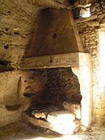 Vaucluse, Bollene, Site troglodyte de Barry, Cheminee (01)